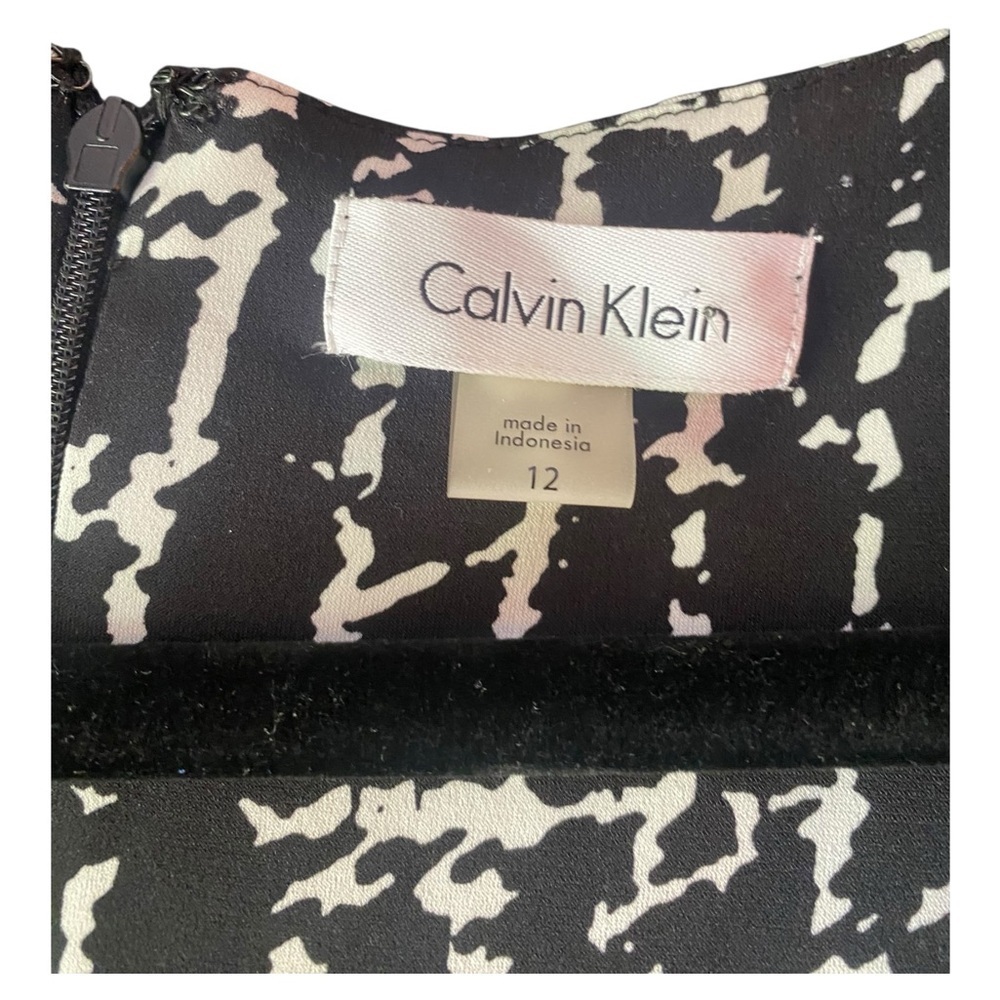 Calvin Klein Black and White Long Sleeve Faux Wrap Dress. Size 12 - Picture 6 of 13